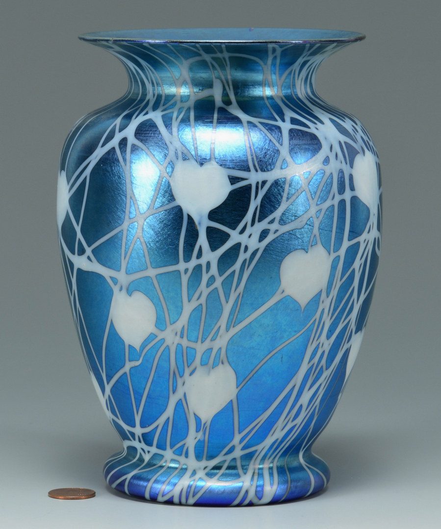 Lot 499: Durand Glass Hanging Heart Design Vase