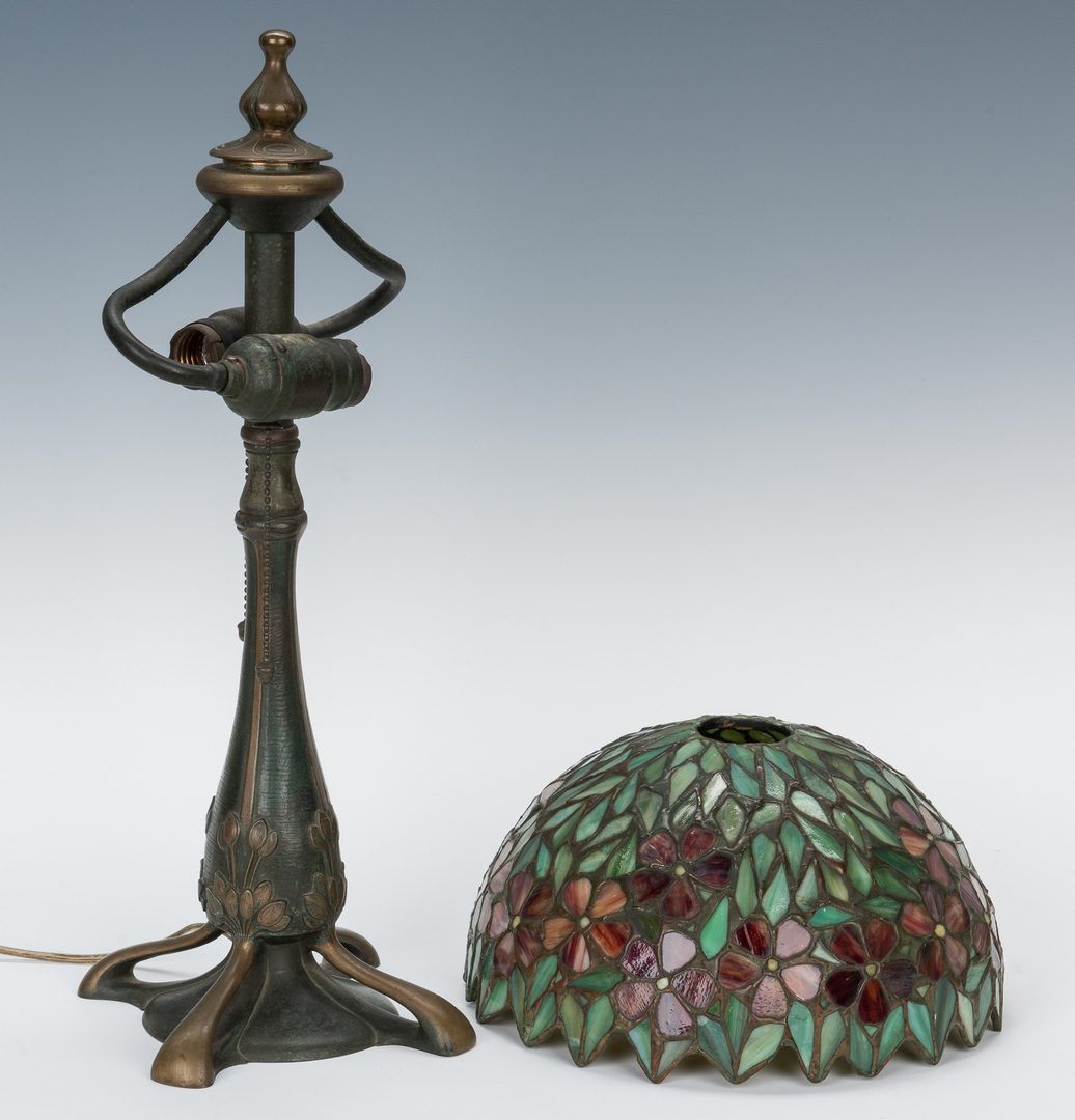 Lot 515: Arts & Crafts Handel Base Lamp, Leaded Floral Shade