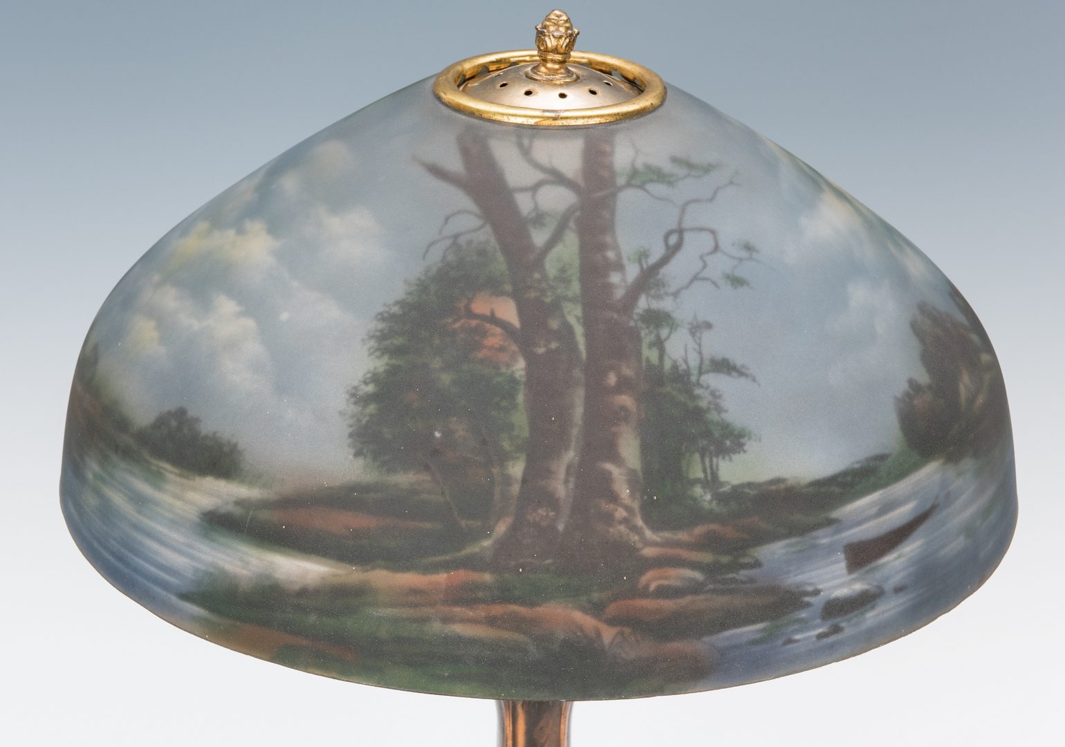 Lot 517: Pittsburgh Call of the Wild Lamp