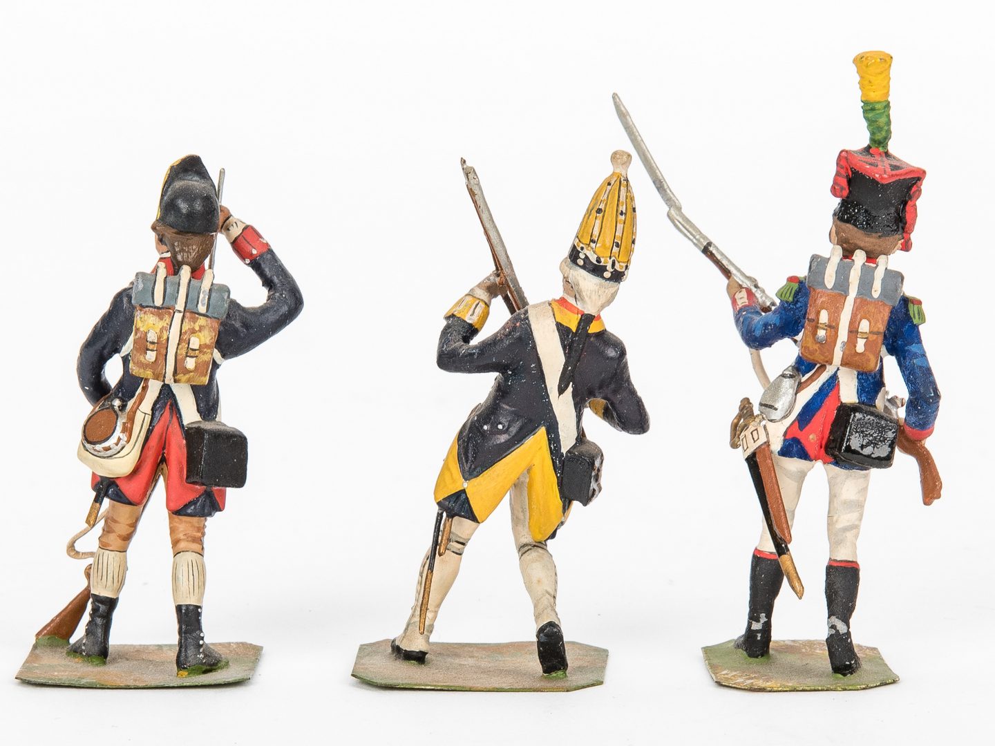 Lot 696: 46 Soldier Figurines, English & French