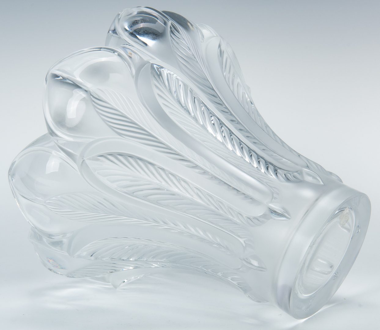 Lot 193: Lalique Esna Pattern Crystal Vase