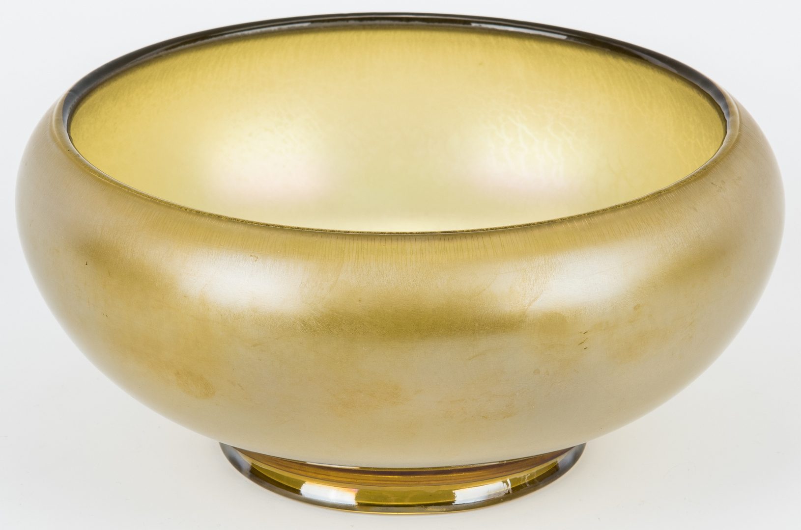 Lot 194: 7 Art Glass Items, incl. Lamp, Shades, Bowl & Vase