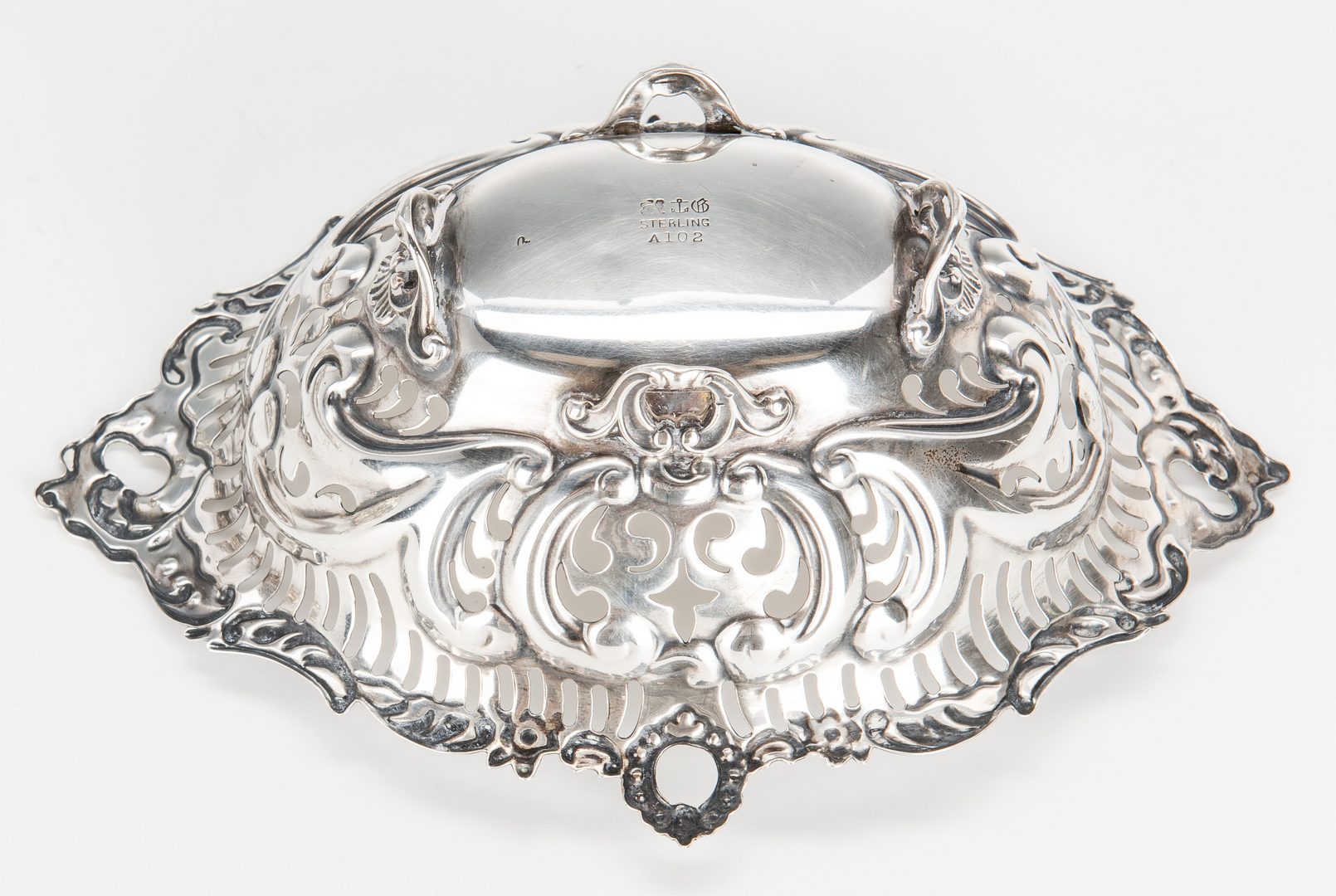 Lot 420: Pairpoint Silver Plateau & Gorham Sterling Nut Dish, 2 items