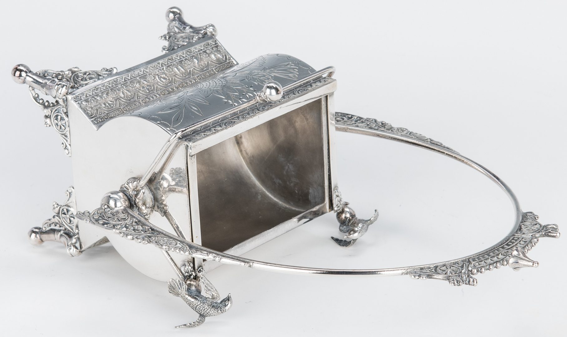 Lot 423: 3 Victorian Silverplated Table Items