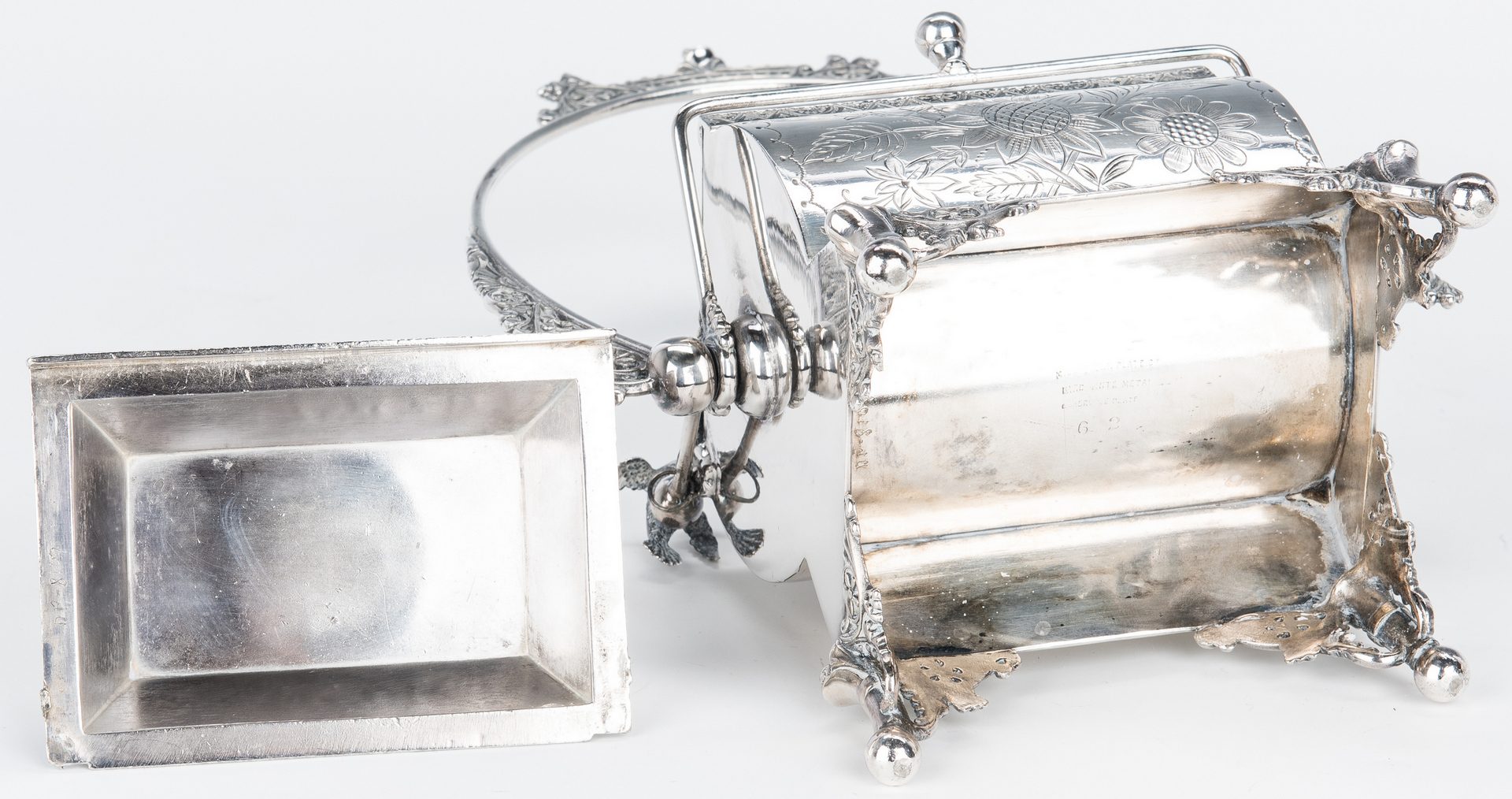 Lot 423: 3 Victorian Silverplated Table Items