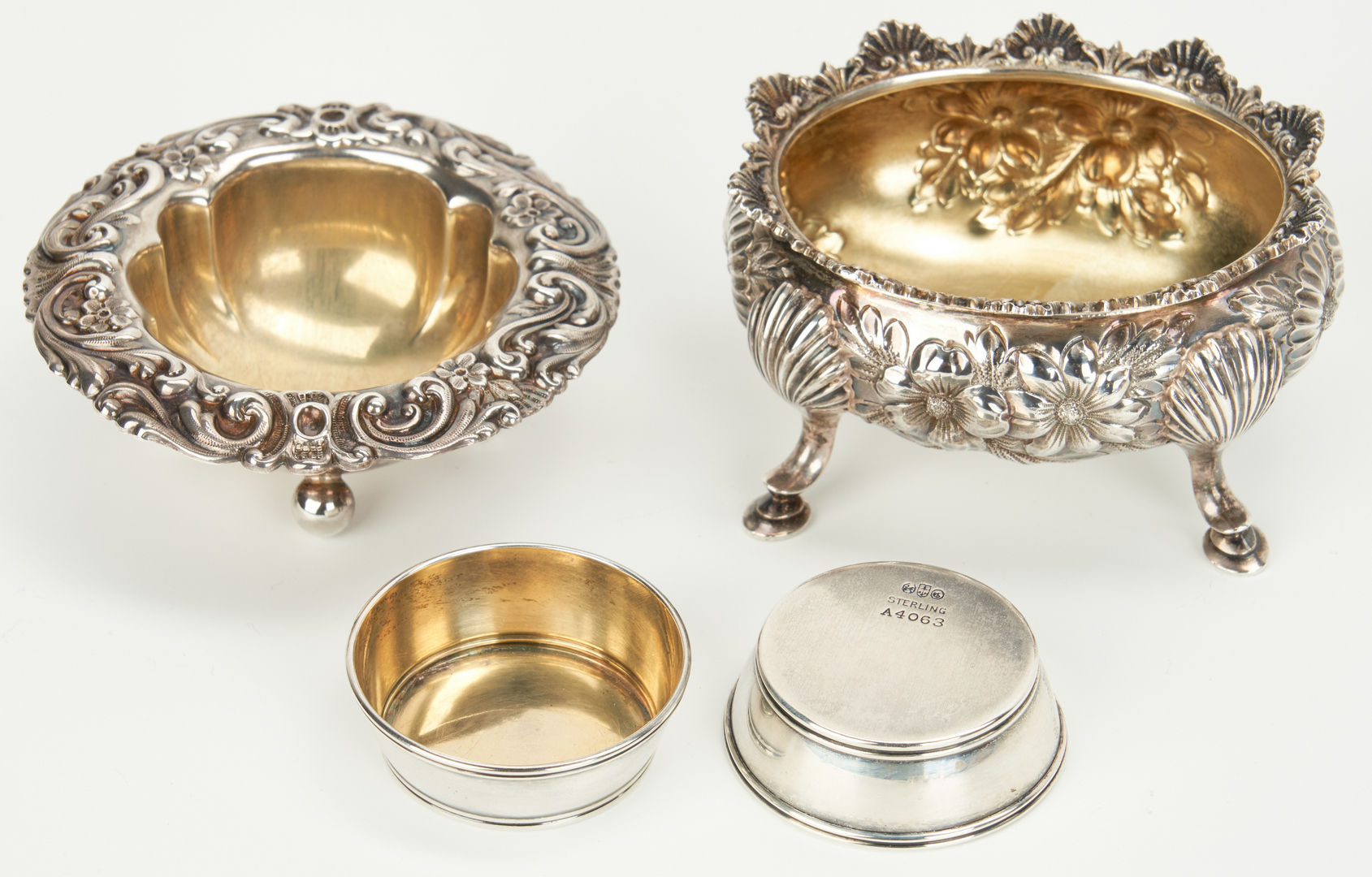Lot 1033: 32 American & English Sterling Silver Items