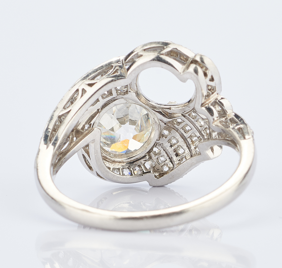 Lot 217: Ladies Platinum Diamond Ring, 1.8 Carats
