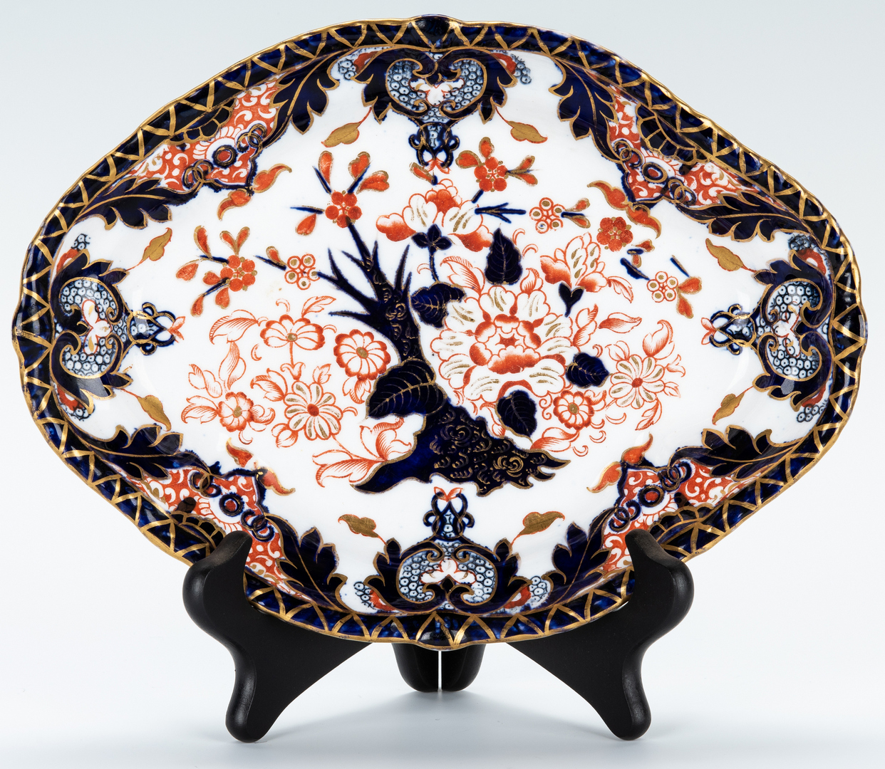 Lot 457: 10 Pcs. English Porcelain, incl. Royal Crown Derby Imari Pattern