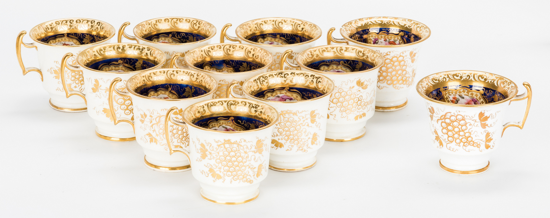 Lot 458: Assembled Group of Royal Worcester Porcelain, incl. Tea Service, 44 pcs.