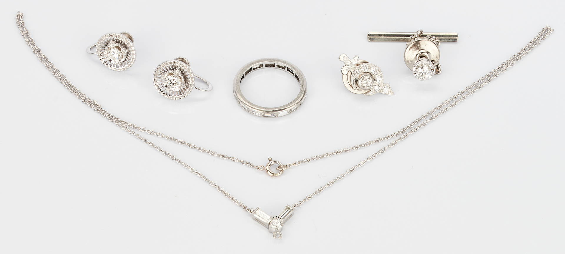 Lot 770: 4 Diamond and 14K & 2 Diamond & Platinum Jewelry Items, 6 total