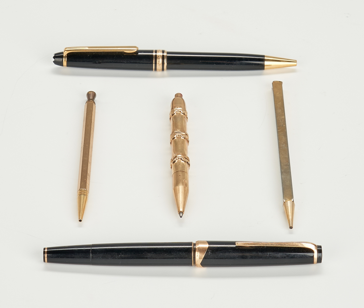 Lot 786: 5 Pens – 2 Montblanc, 2 gold color, 1 Marked 14k