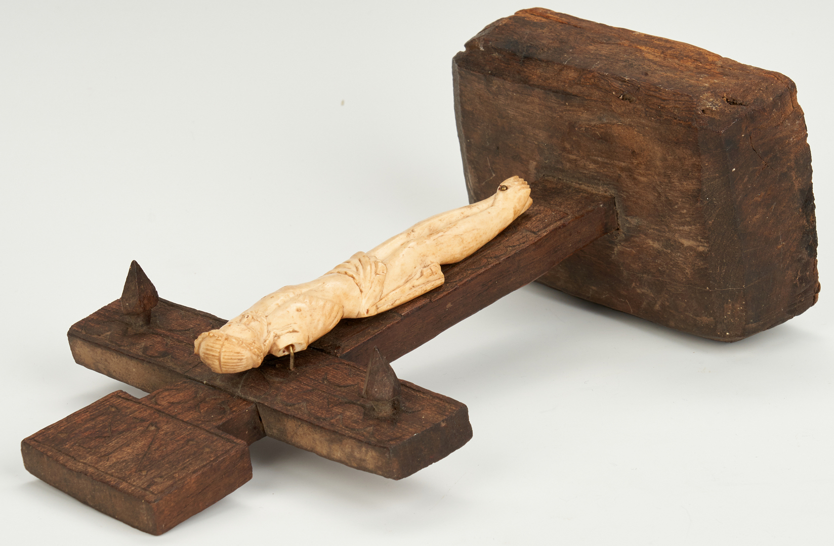 Lot 86: Continental Carved Christ and Cross