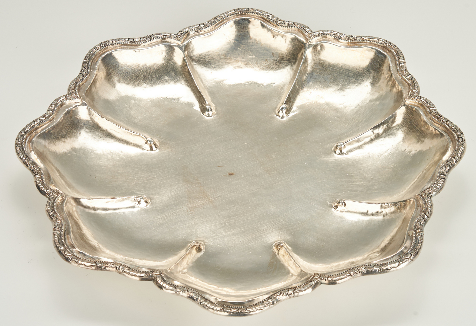 Lot 959: Large Silver bowl marked Plata 900
