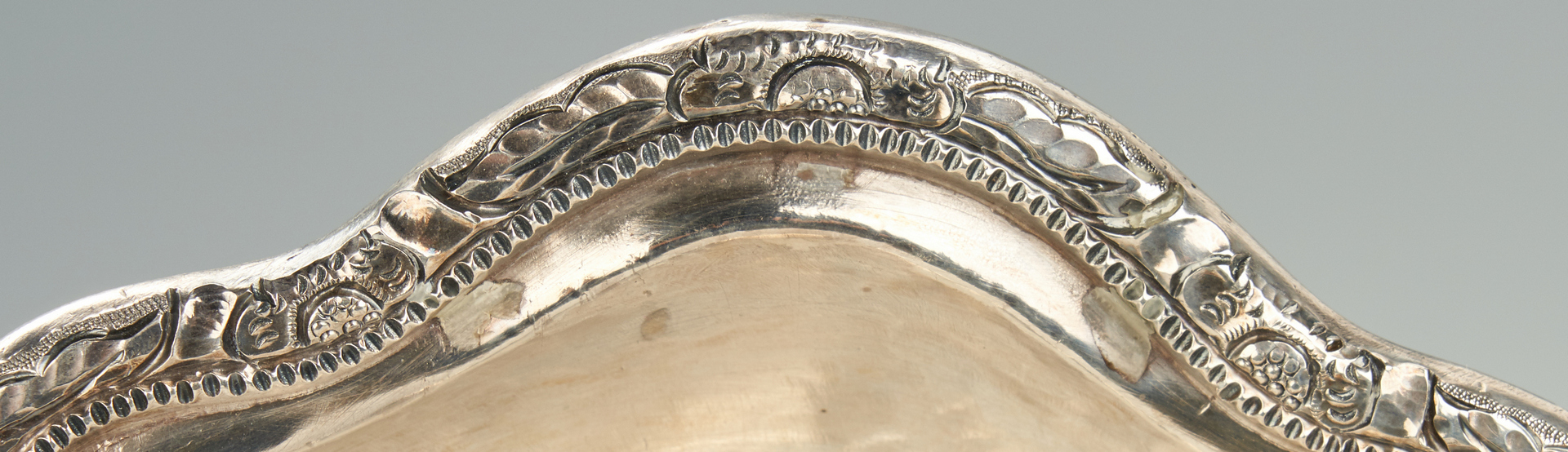Lot 959: Large Silver bowl marked Plata 900