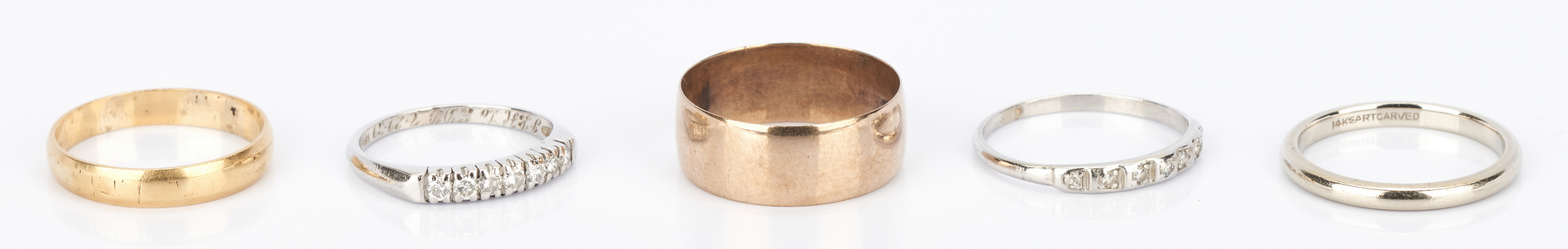 Lot 1037: 5 Gold and Platinum Wedding Rings