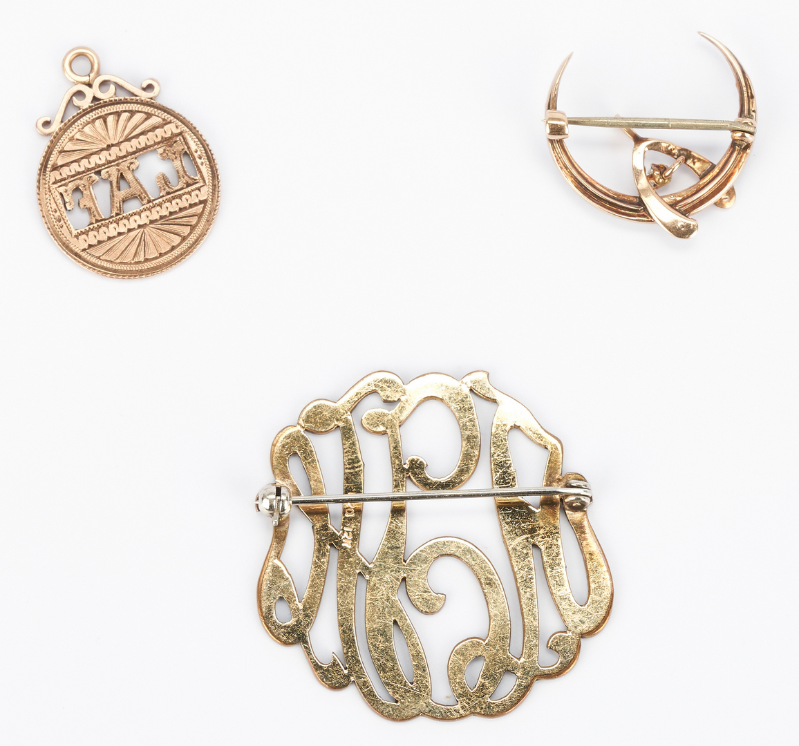 Lot 1038: 4 Ladies Brooches & 1 Pendant, Sterling & Gold