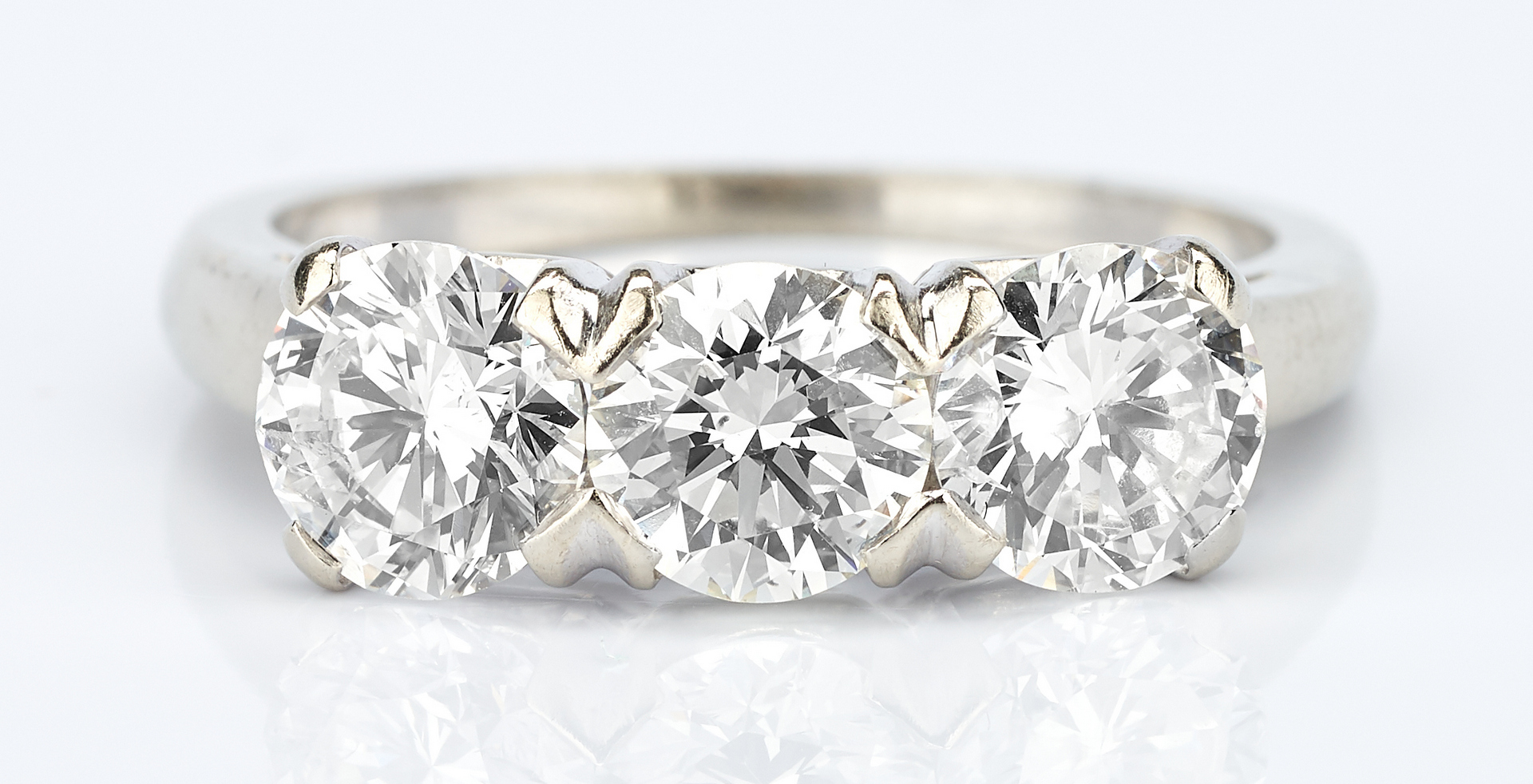 Lot 219: Ladies 14K White Gold & Diamond Ring
