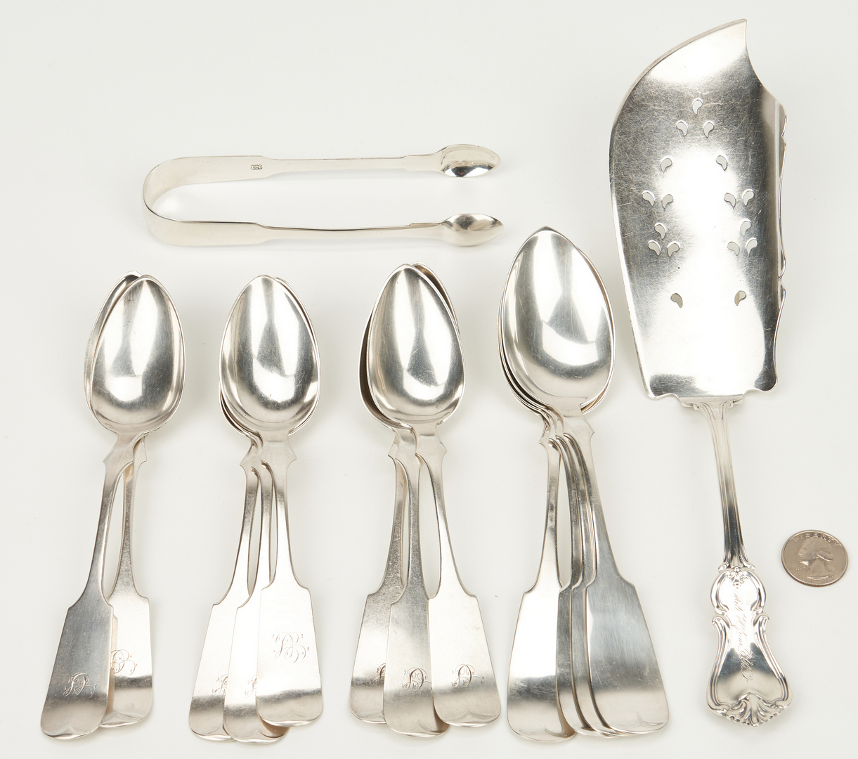 Lot 248: Coin silver fish slice and spoons plus English tongs