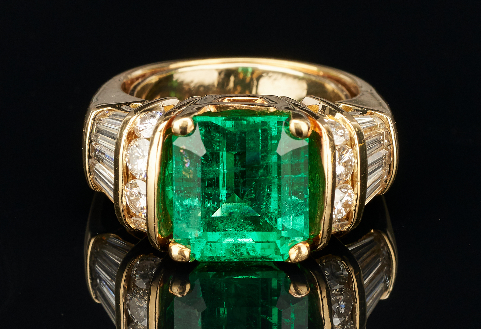 Lot 31: Ladies 18K Emerald & Diamond Ring, 5 Carats