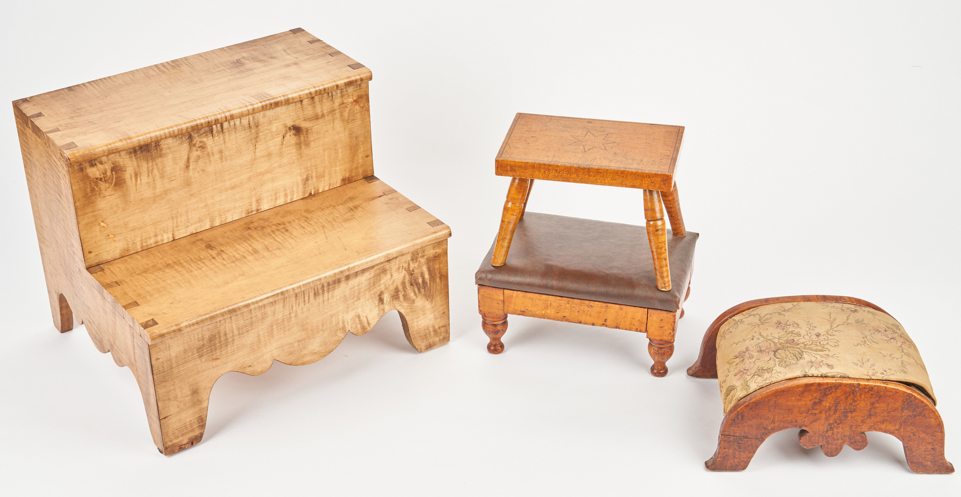Lot 355: Tiger Maple Bed Steps & 3 Footstools, 4 items
