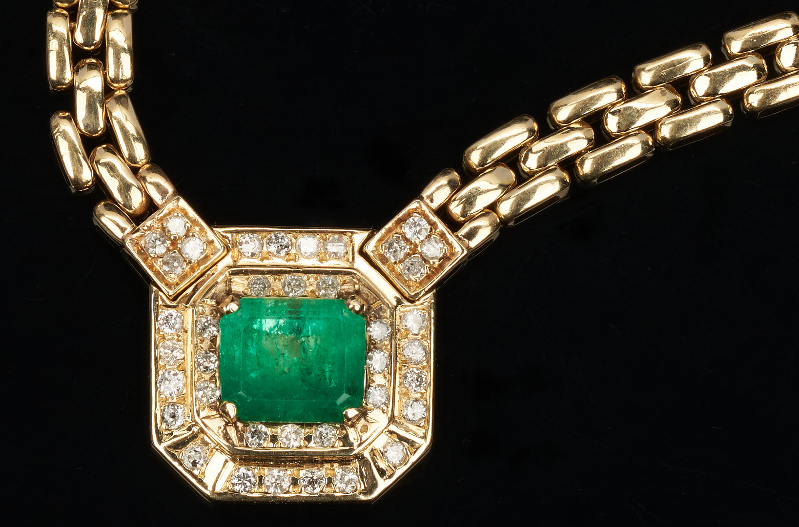 Lot 421: Ladies 4K Emerald, Gold, & Diamond Necklace