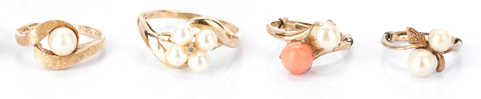 Lot 429: 8 Ladies Rings and 2 Earring Sets, Gold and Pearls