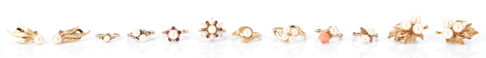 Lot 429: 8 Ladies Rings and 2 Earring Sets, Gold and Pearls