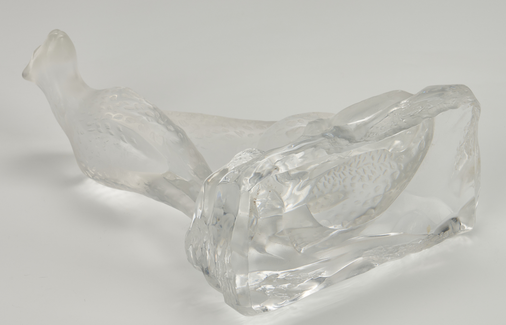 Lot 475: Lalique Tancrede Crystal Cheetah on Rocks
