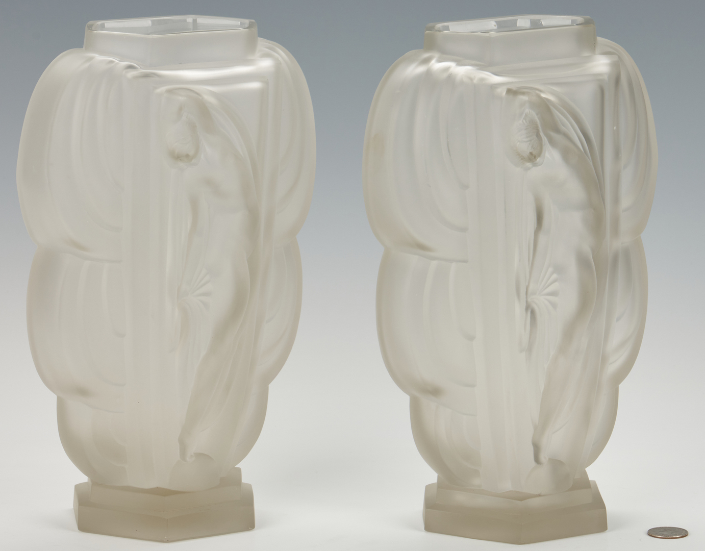 Lot 479: Pair French Etling Art Deco Glass Vases
