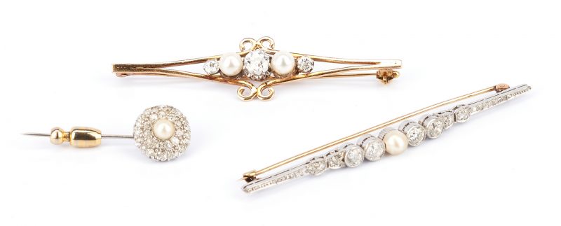 Lot 732: 3 Ladies Diamond and Pearl Brooches