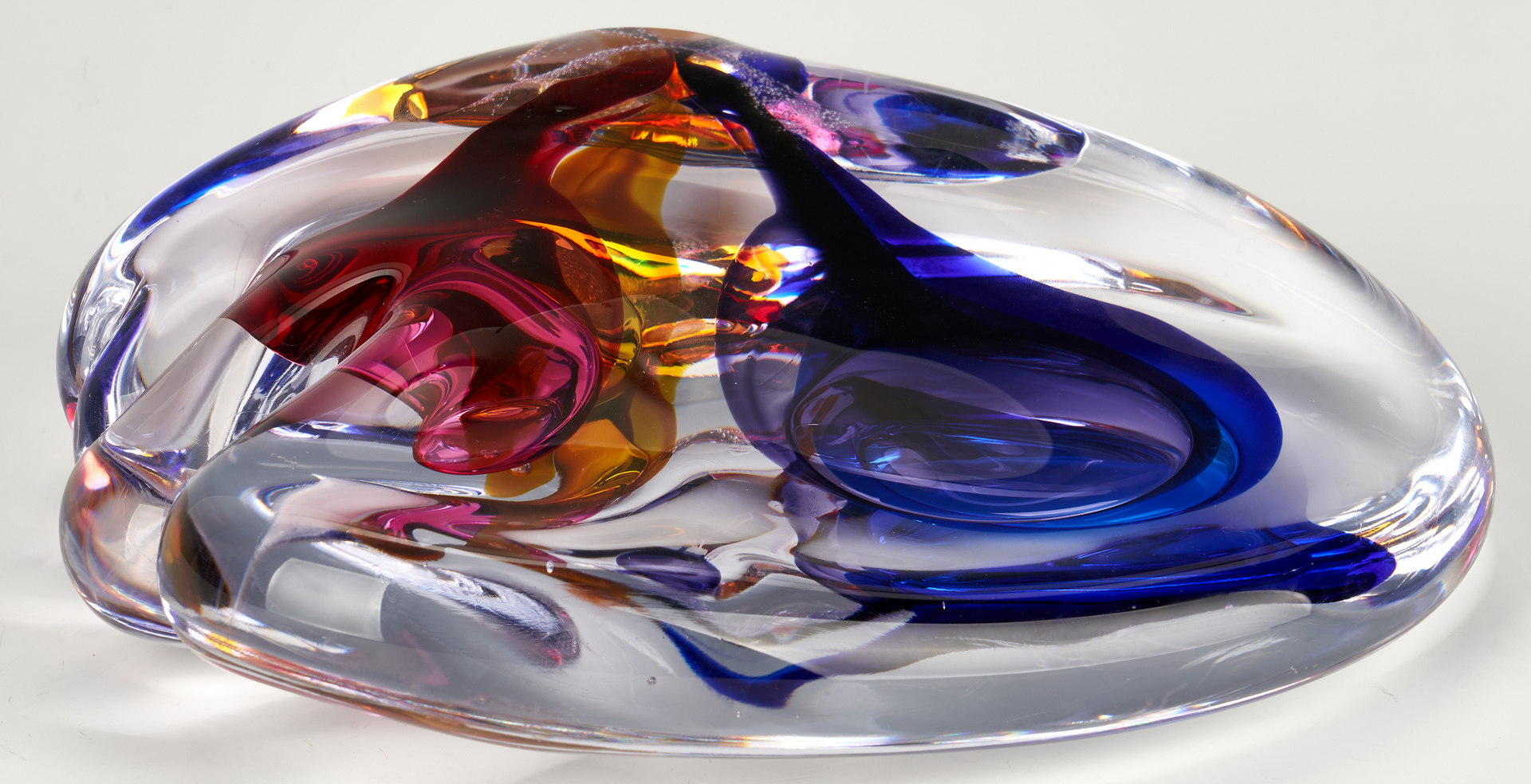 Lot 833: Leon Applebaum Glass Sculpture