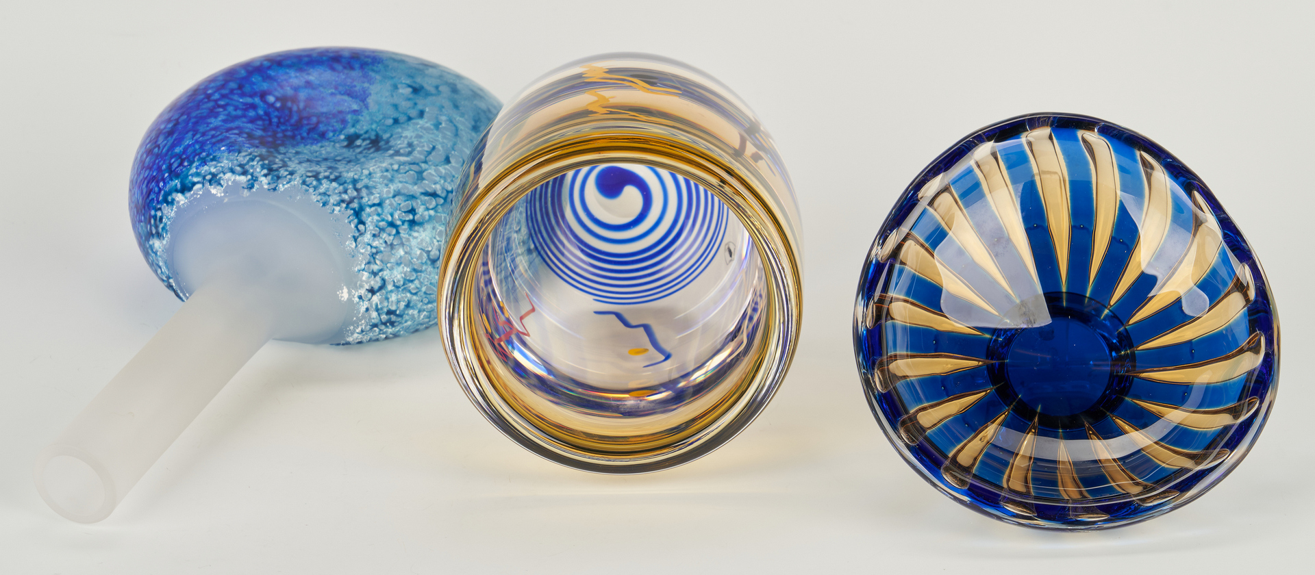 Lot 834: 3 Swedish Art Glass items incl. Orrefors, Kosta Boda
