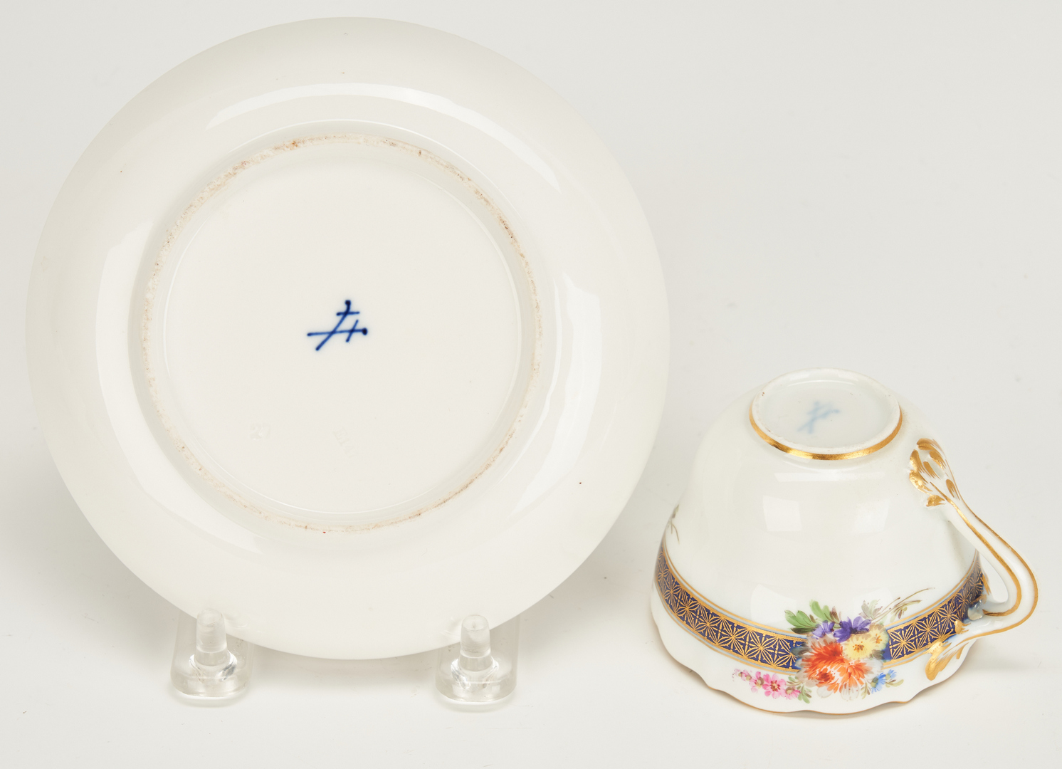Lot 839: 18 Meissen and KPM Porcelain Items, incl. Kakiemon Plate