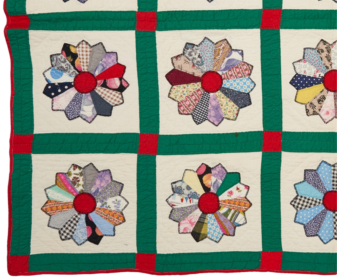 Lot 867: American Pieced & Appliqued Quilt, Dresden Plate pattern
