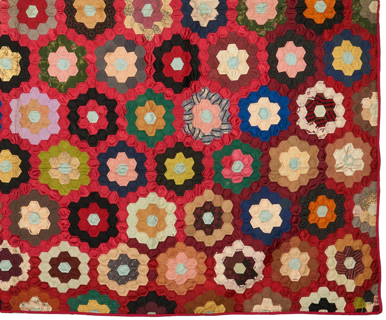 Lot 873: American Silk Mosaic or Honeycomb Pattern Quilt