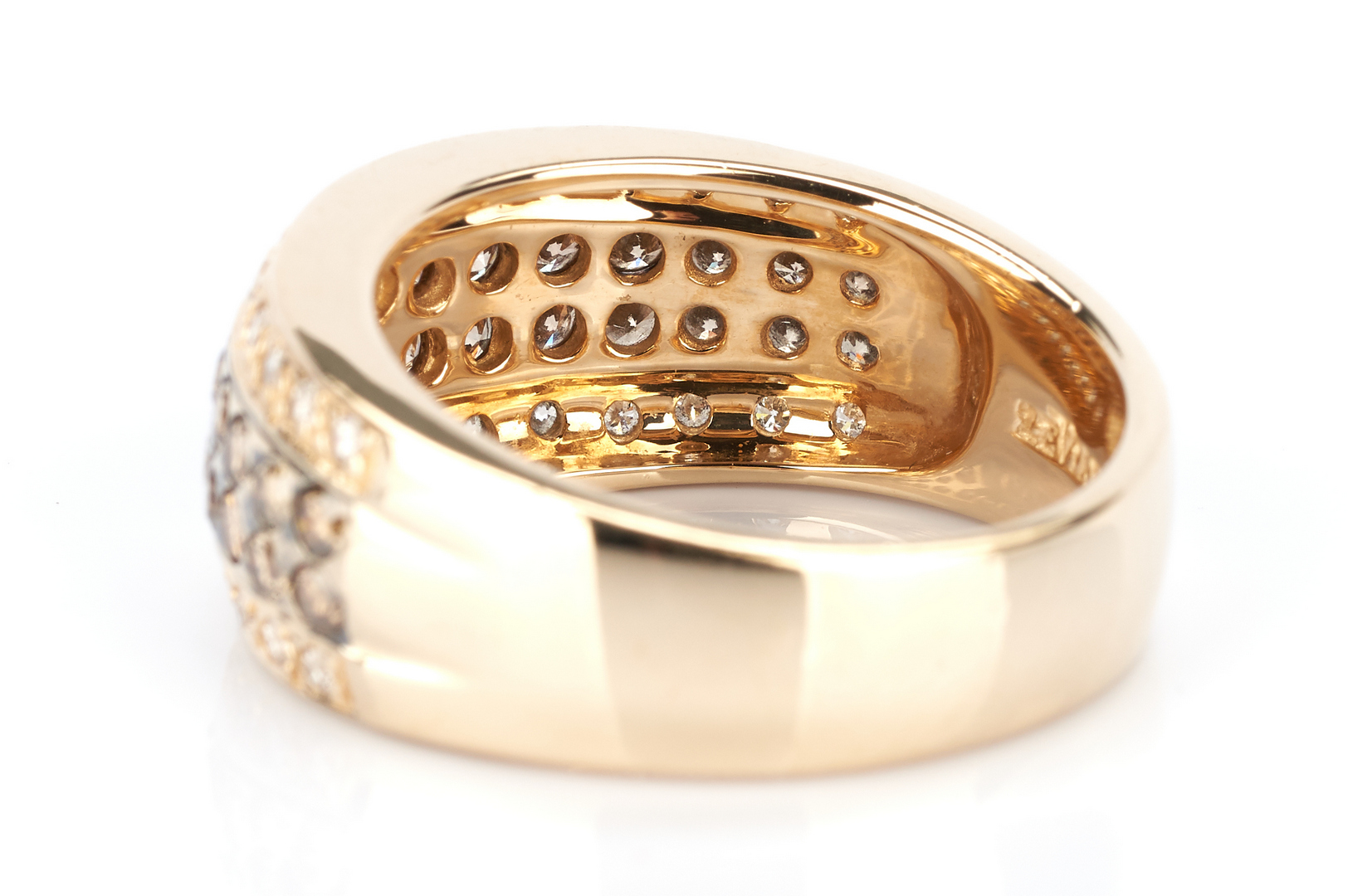 Lot 922: Ladies 18K Chocolate Diamond Tapered Band Ring