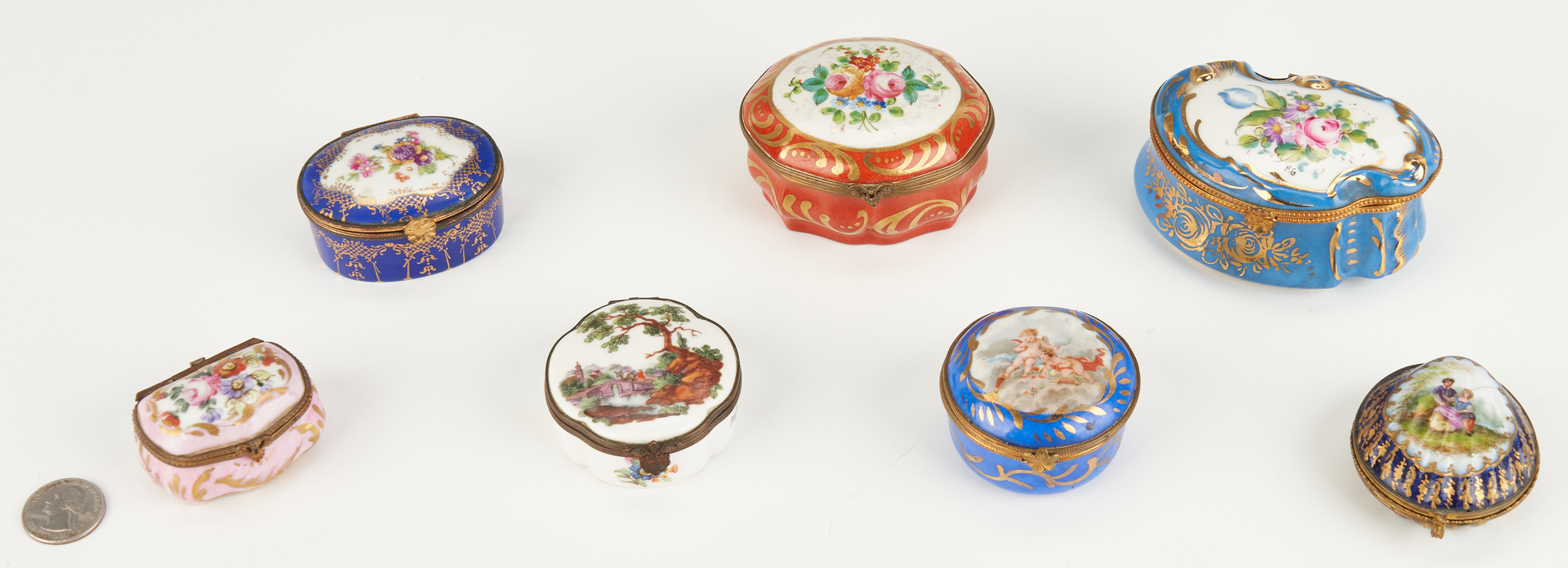 Lot 1091: 7 Assorted European Porcelain Pill or Trinket Boxes