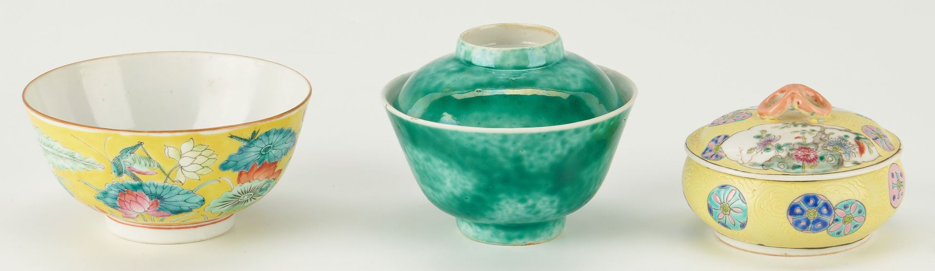Lot 1094: 3 Chinese Porcelain Items, incl. Tongzhi Bowl