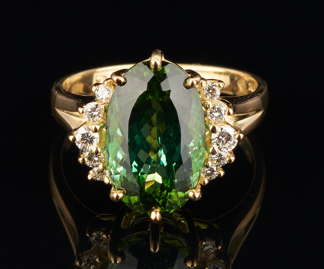 Lot 254: H. Stern 18K Green Tourmaline Ring, 5 Carats