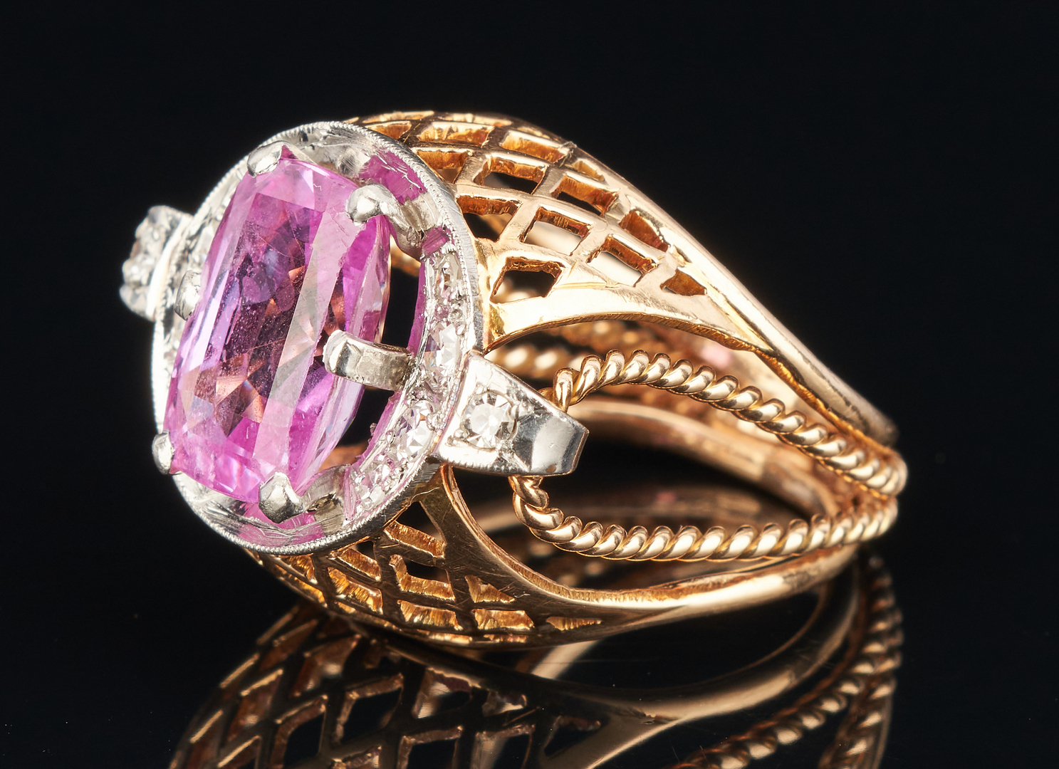 Lot 268: Ladies 14K Pink Sapphire Ring