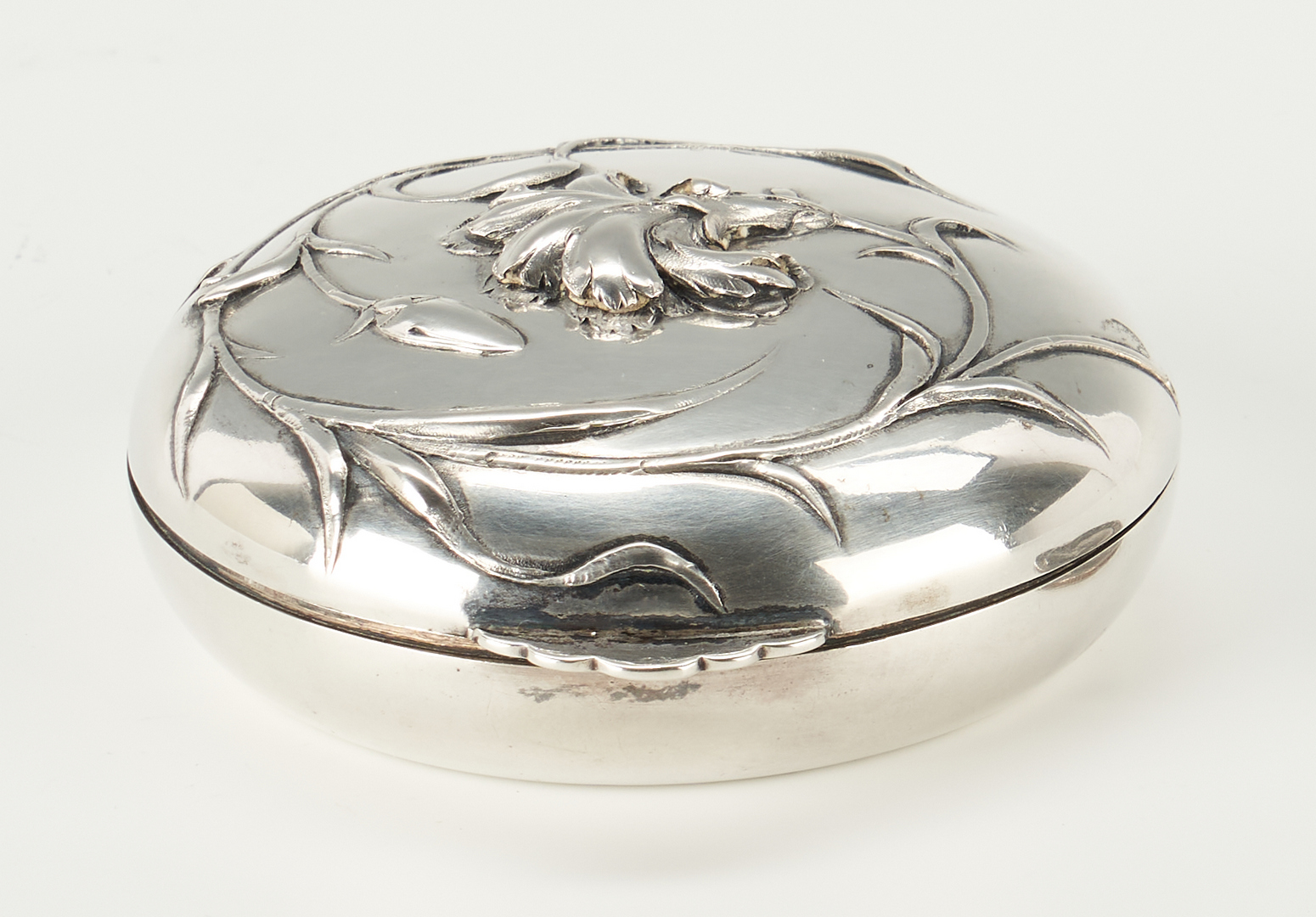 Lot 275: Art Nouveau .800 Silver Compact, Wolfers Freres