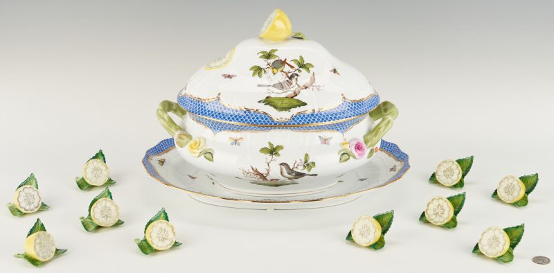 Lot 312: 12 Pcs. Herend Rothschild Blue Bird, incl. Tureen and Placecard Holders