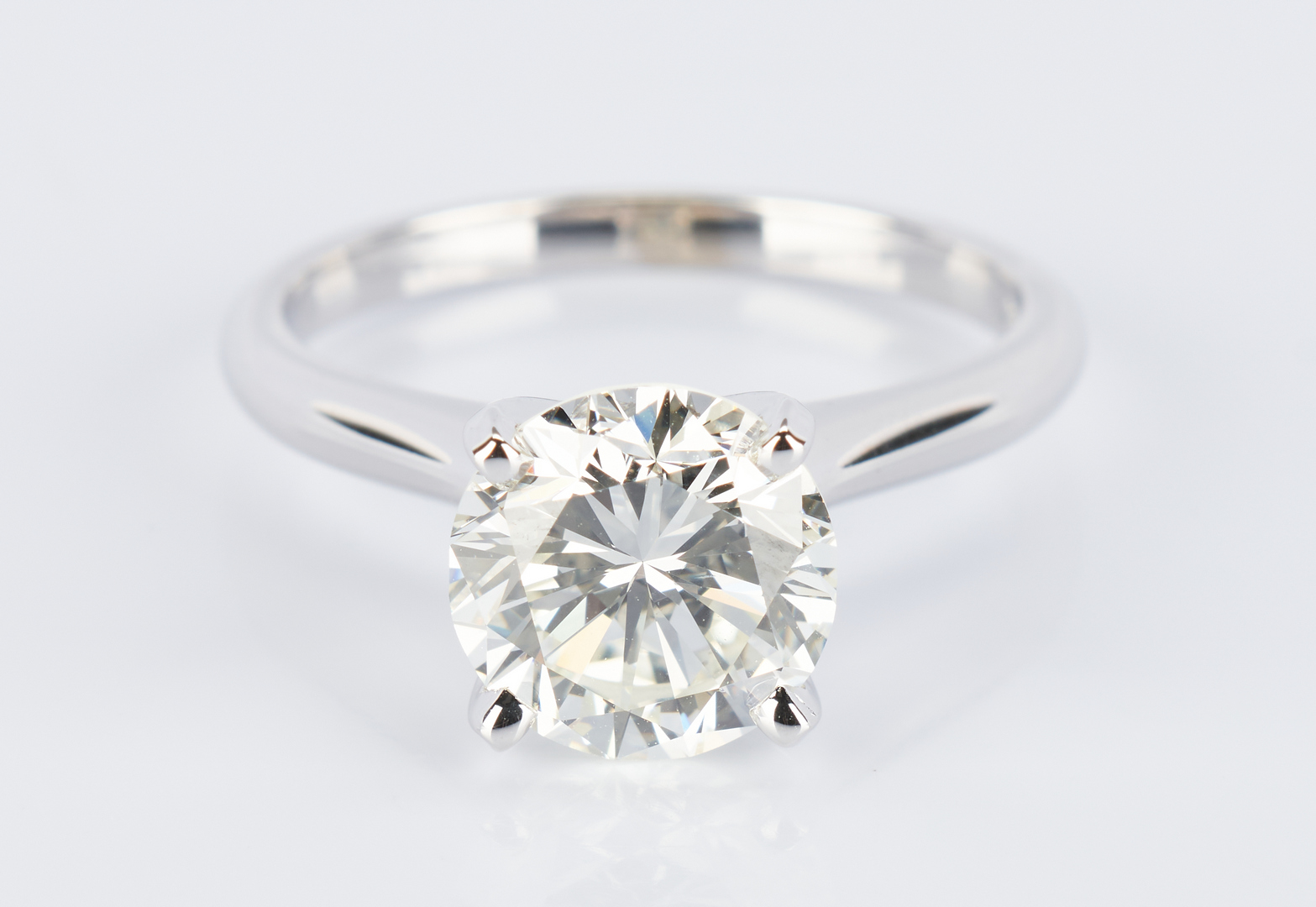 Lot 32: Ladies 2.93 ct. Round Brilliant Diamond Ring
