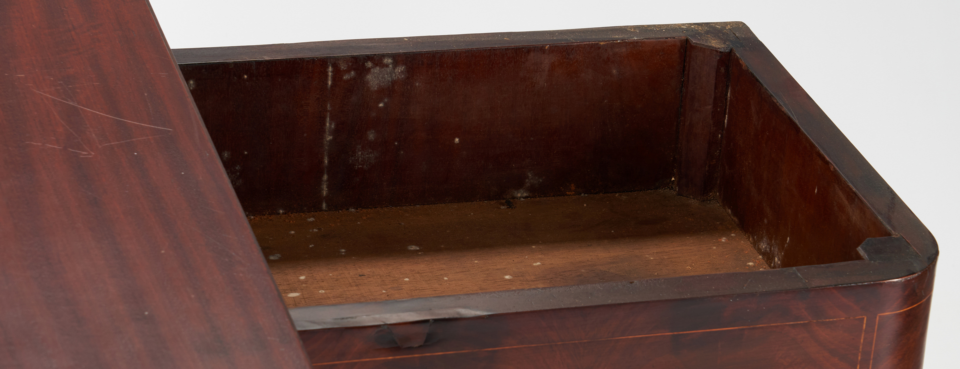 Lot 422: Massachusetts Federal Inlaid Game Table