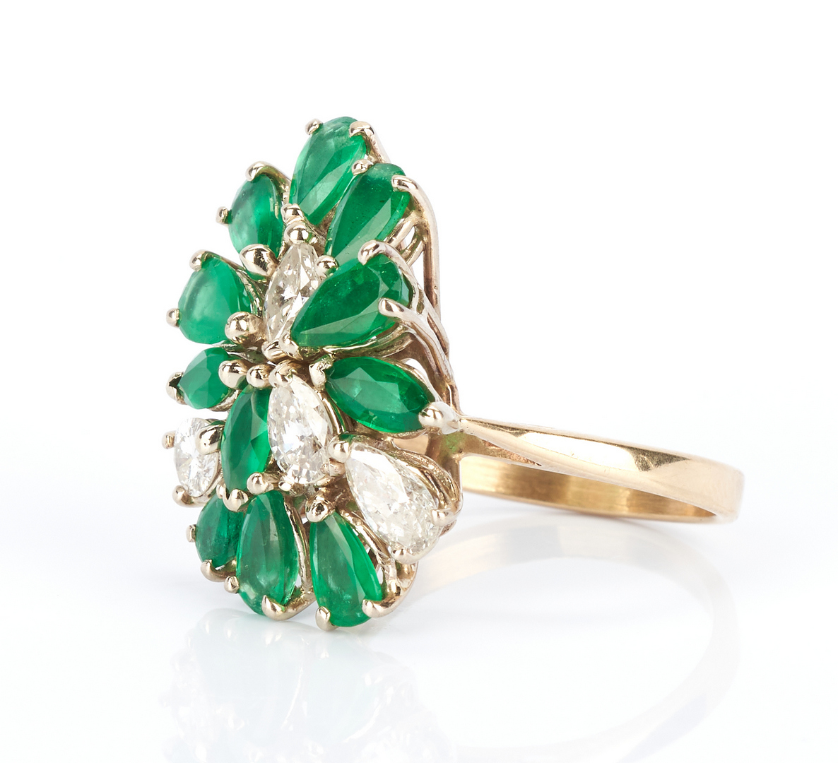 Lot 487: Ladies Emerald & Diamond Dinner Ring
