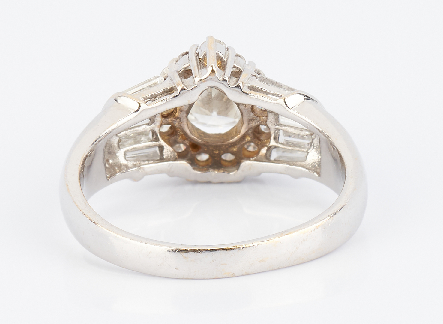 Lot 489: Ladies 18K Gold & Pear Shaped Diamond Ring