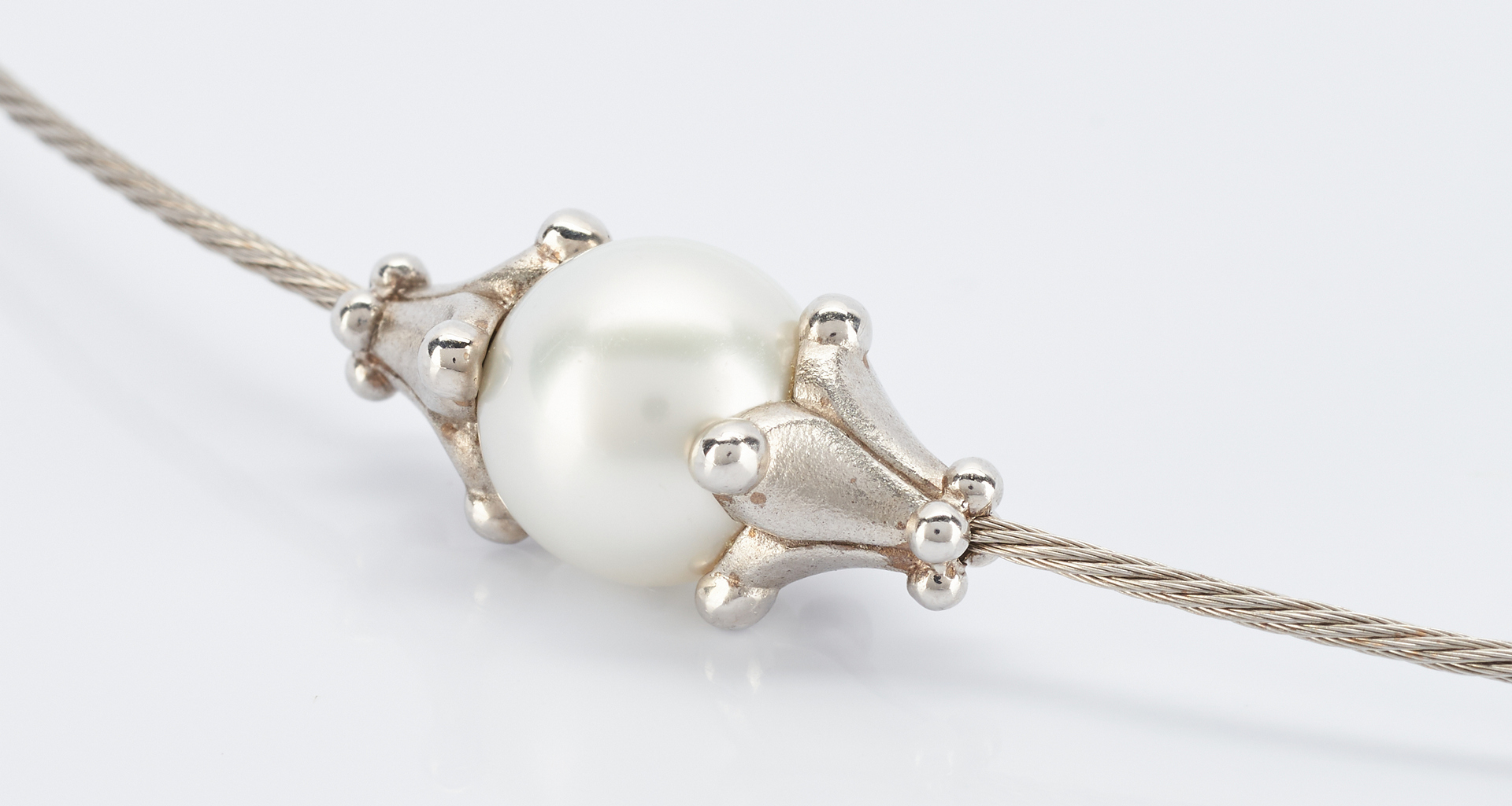 Lot 494: 18K Morelli Necklace with Tahitian Pearl