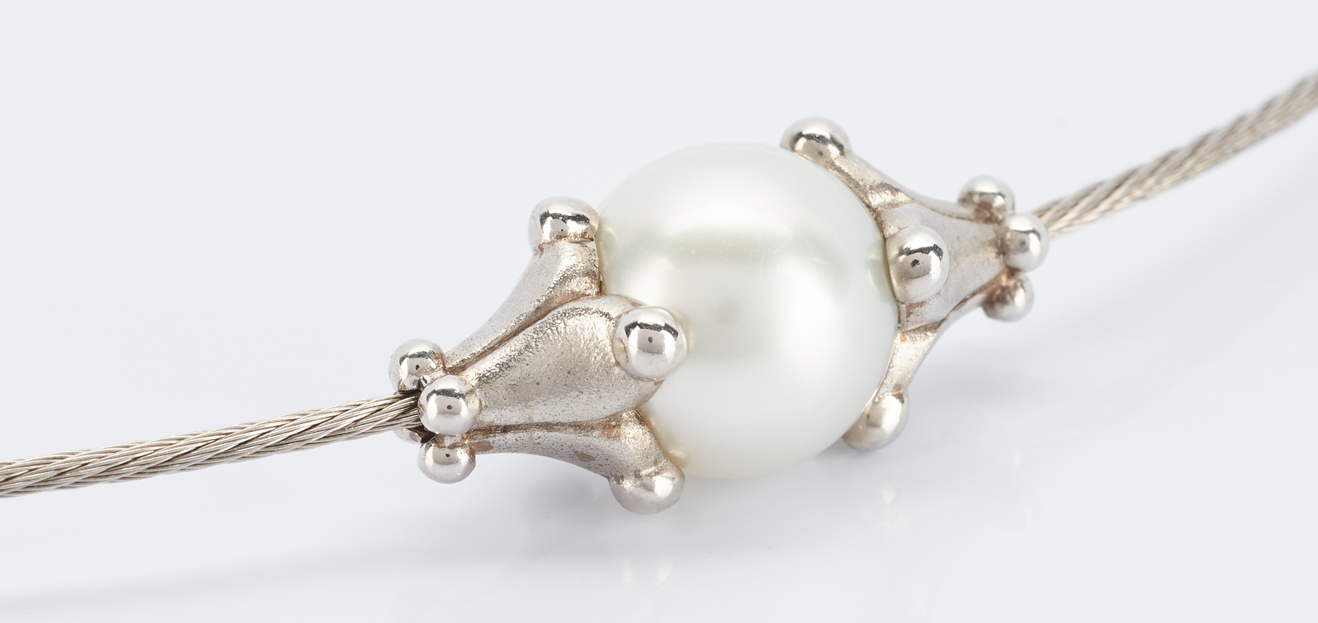 Lot 494: 18K Morelli Necklace with Tahitian Pearl