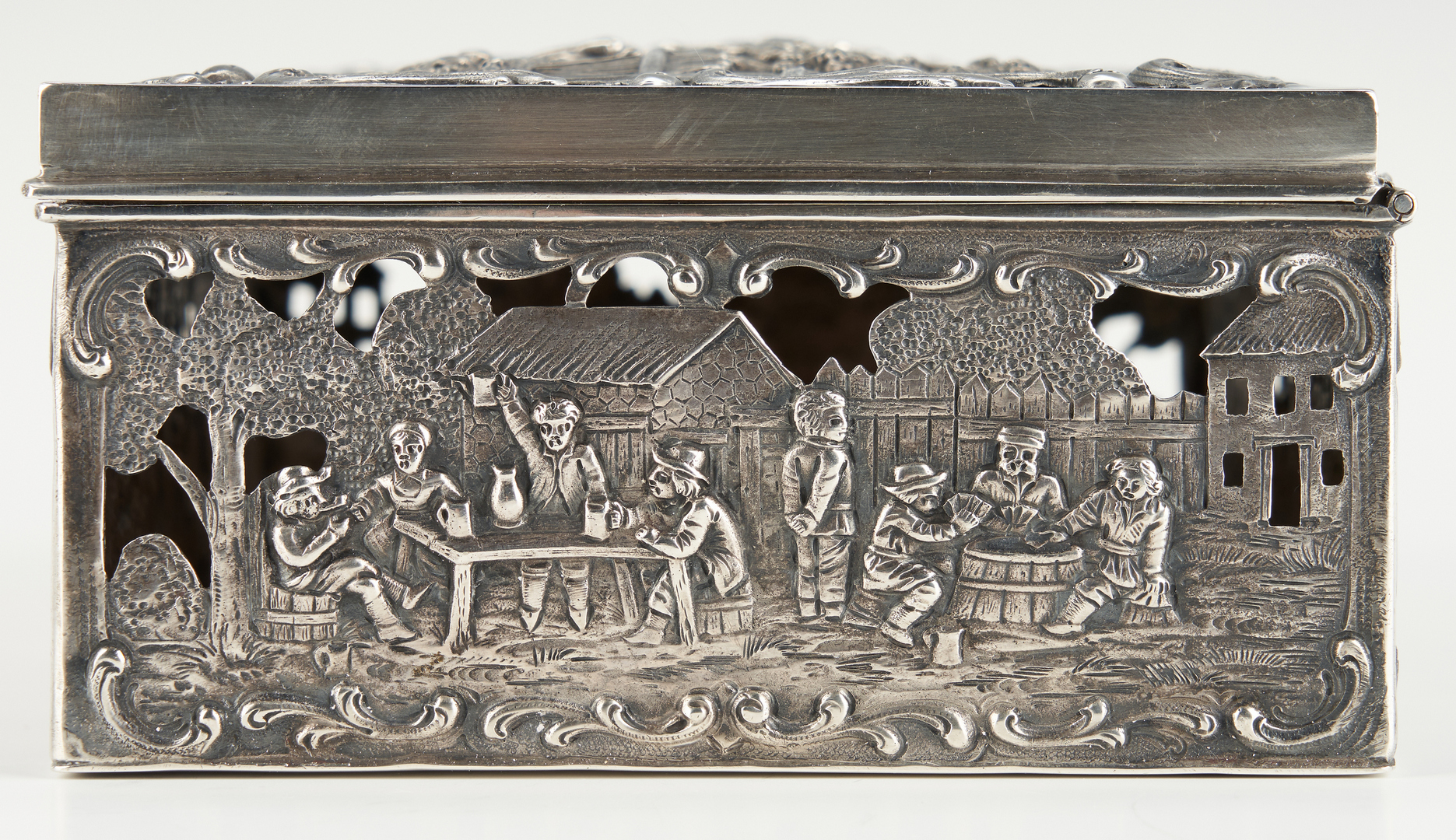 Lot 534: Hanau Style Sterling Silver Box Frame