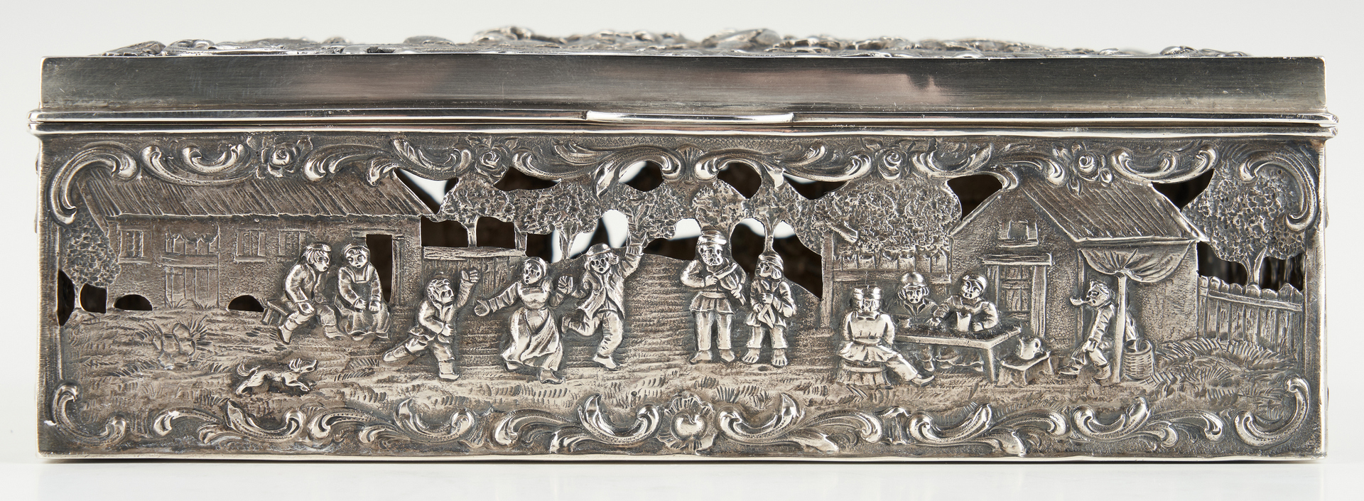Lot 534: Hanau Style Sterling Silver Box Frame